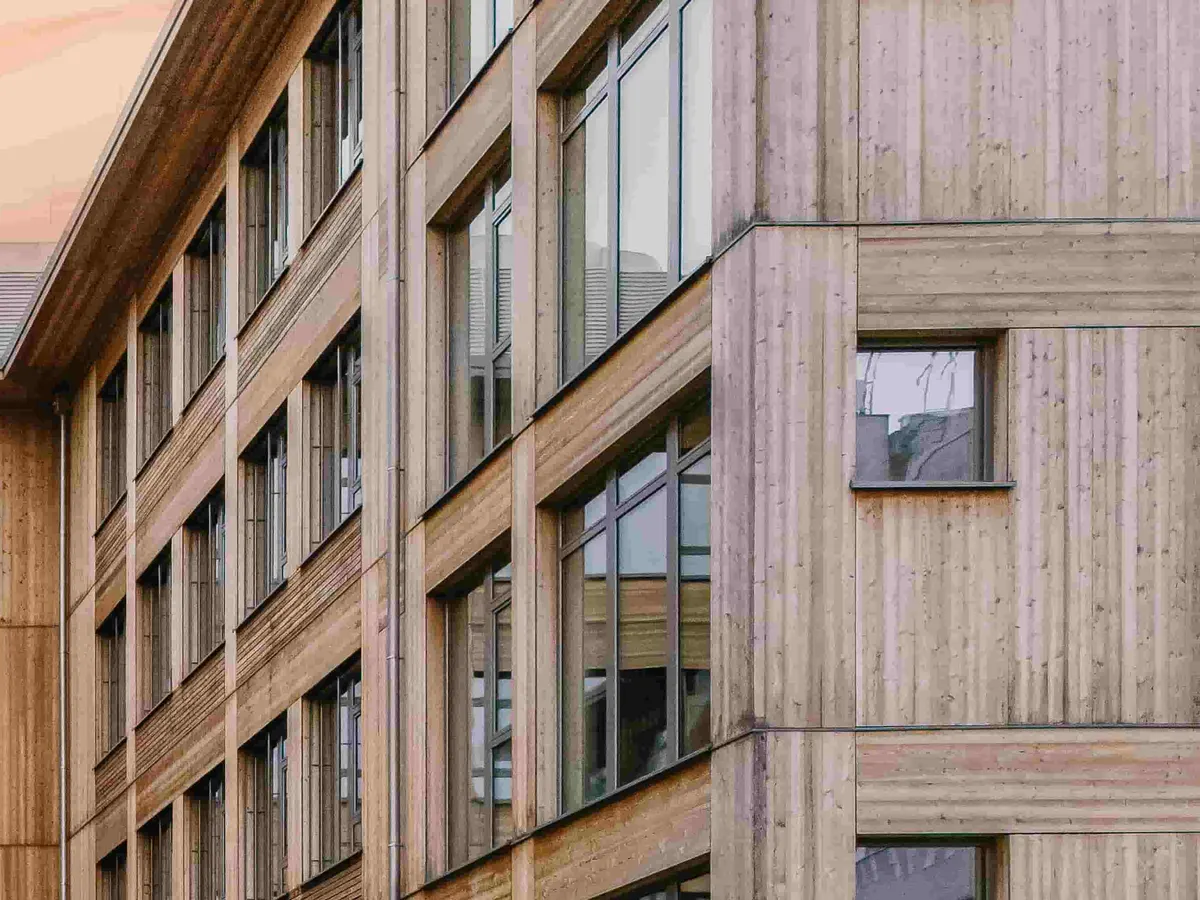 Holzfassade im Detail — Luftaufnahme, Berlin